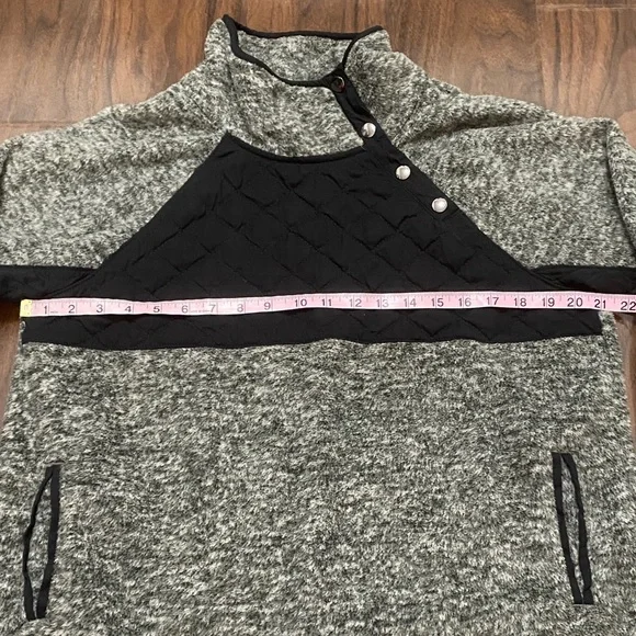 Abercrombie & Fitch Gray Fleece Black Quilted Pullover Sweater - Picture 5 of 8